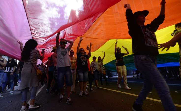Comissão da Câmara pauta votação de projeto contra casamento homoafetivo para a próxima terça-feira, 19