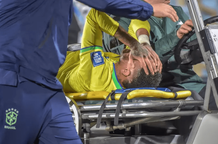 CBF confirma lesão grave e Neymar terá que passar por cirurgia no joelho
