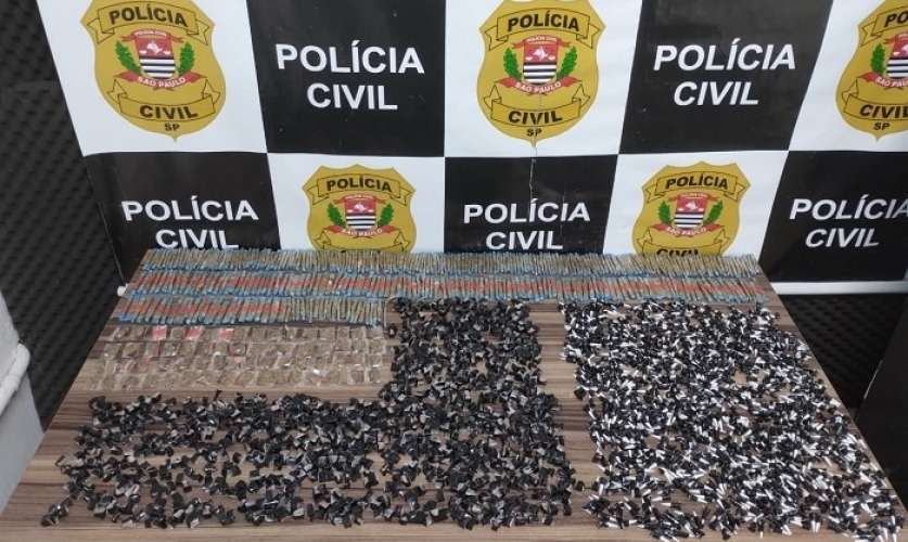 Operação da Polícia Civil prende três por tráfico e apreende mais de 2,3 mil porções de drogas