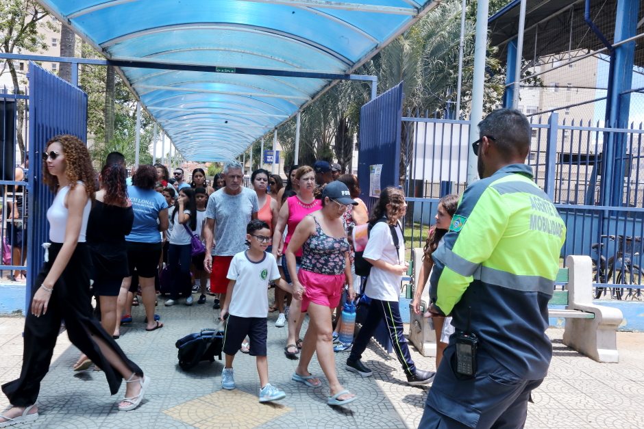Educamob intensifica ações no entorno de escolas e Linha Verde de São José