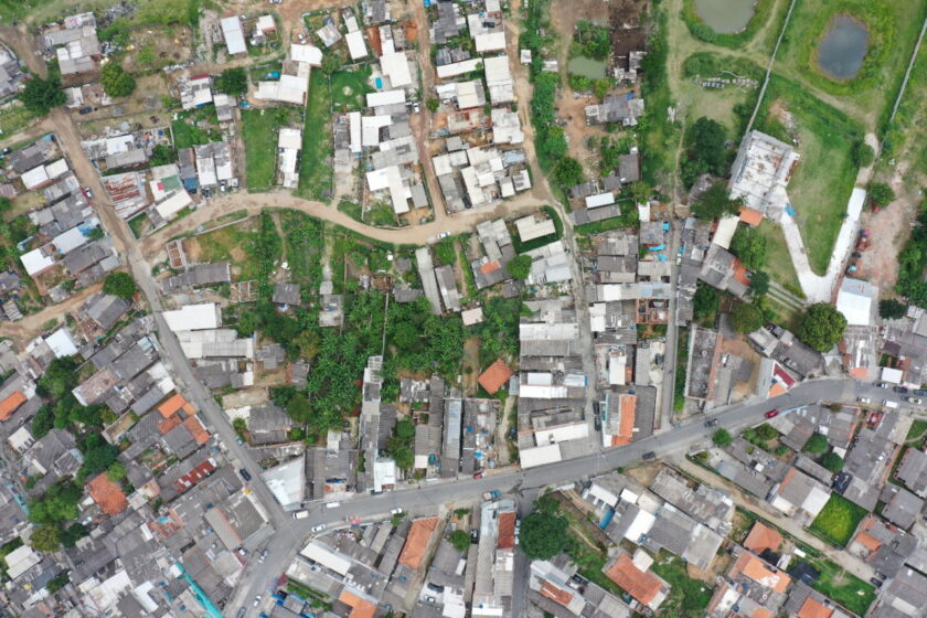 Moradores do bairro Rio Comprido recebem títulos de regularização fundiária neste sábado, 27