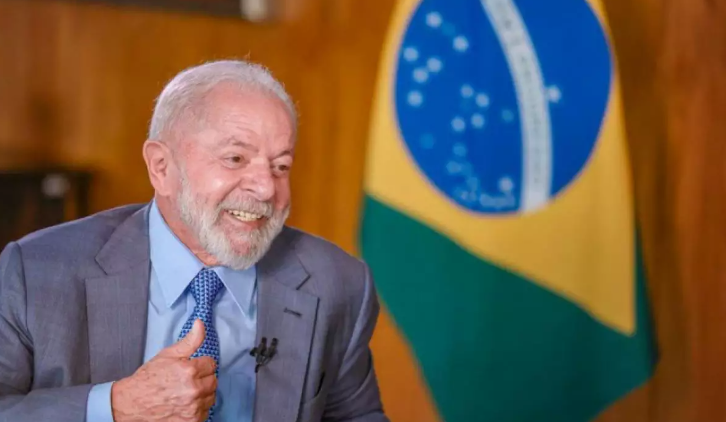 Lula desembarca em São José na quarta para visitar ITA e Embraer