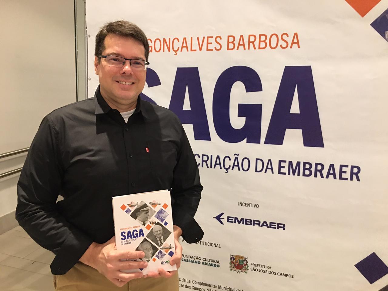 Jornalista e escritor Rui Gonçalves Barbosa, lança seu primeiro livro "SAGA - do 14 Bis à criação da Embraer"