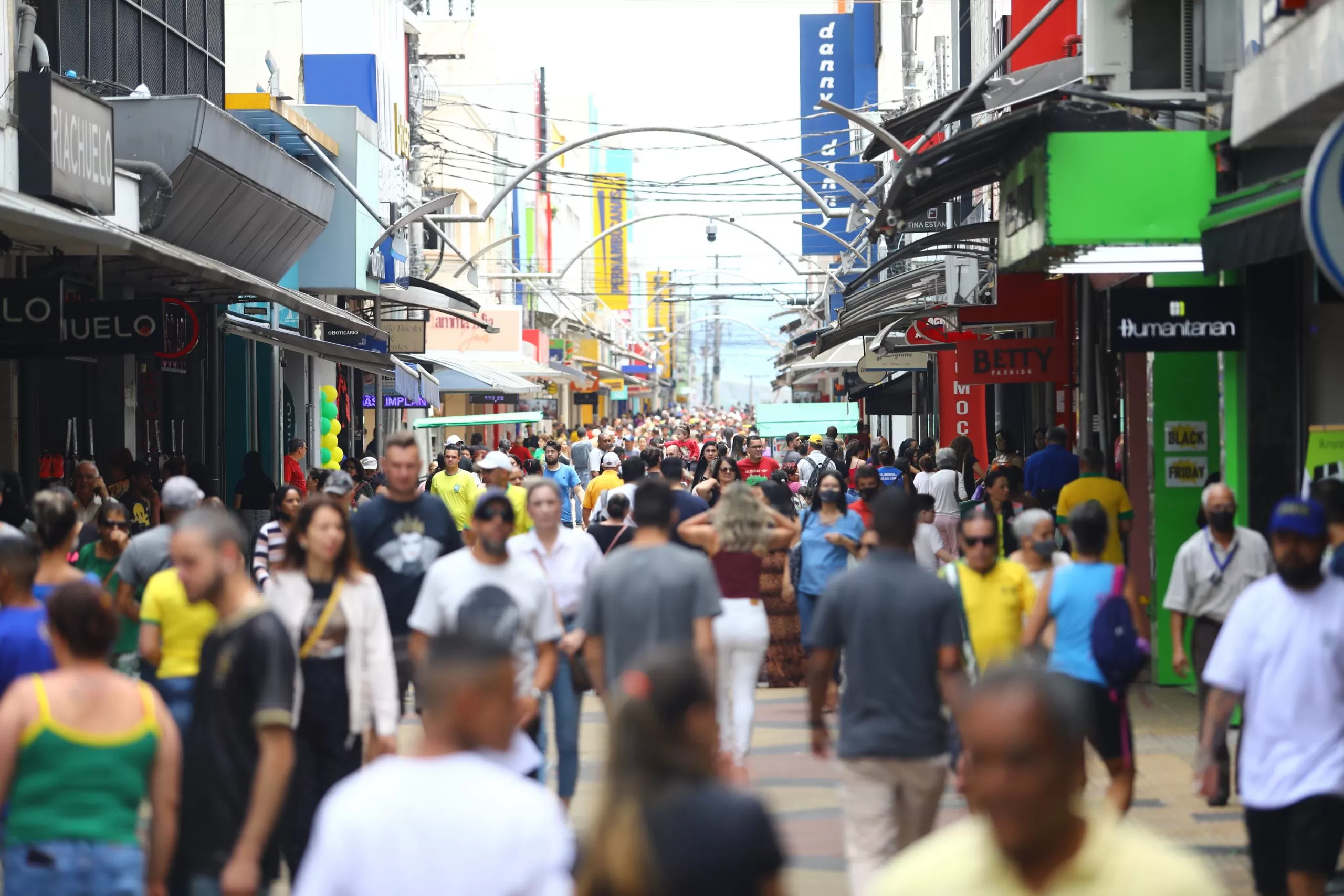 Sincovat anuncia abertura de 3.902 vagas temporárias para o natal em Taubaté e região