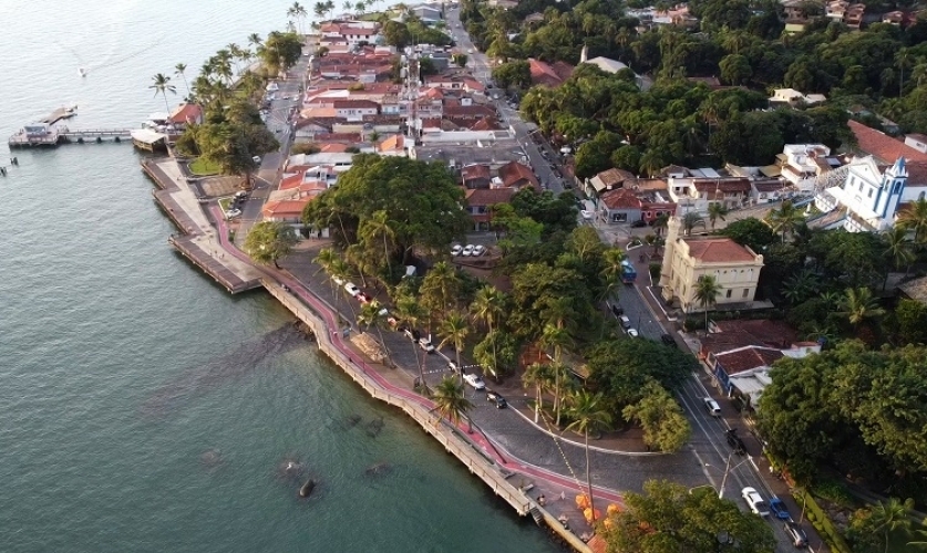 Ilhabela implementa Zona Verde-Azul para organizar vagas de estacionamento a partir desta quinta