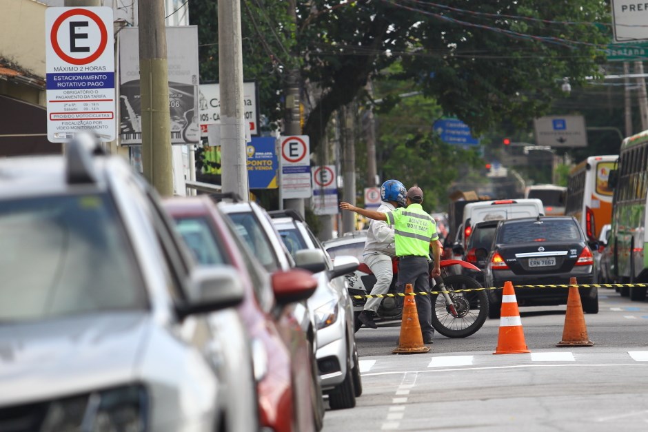 Prefeitura interdita acesso na região central em São José dos Campos