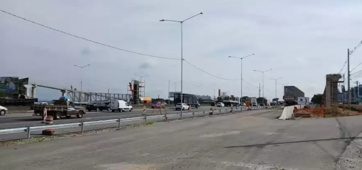 CCR RioSP anuncia interrupção de trânsito na Rodovia Presidente Dutra para instalação de passarela